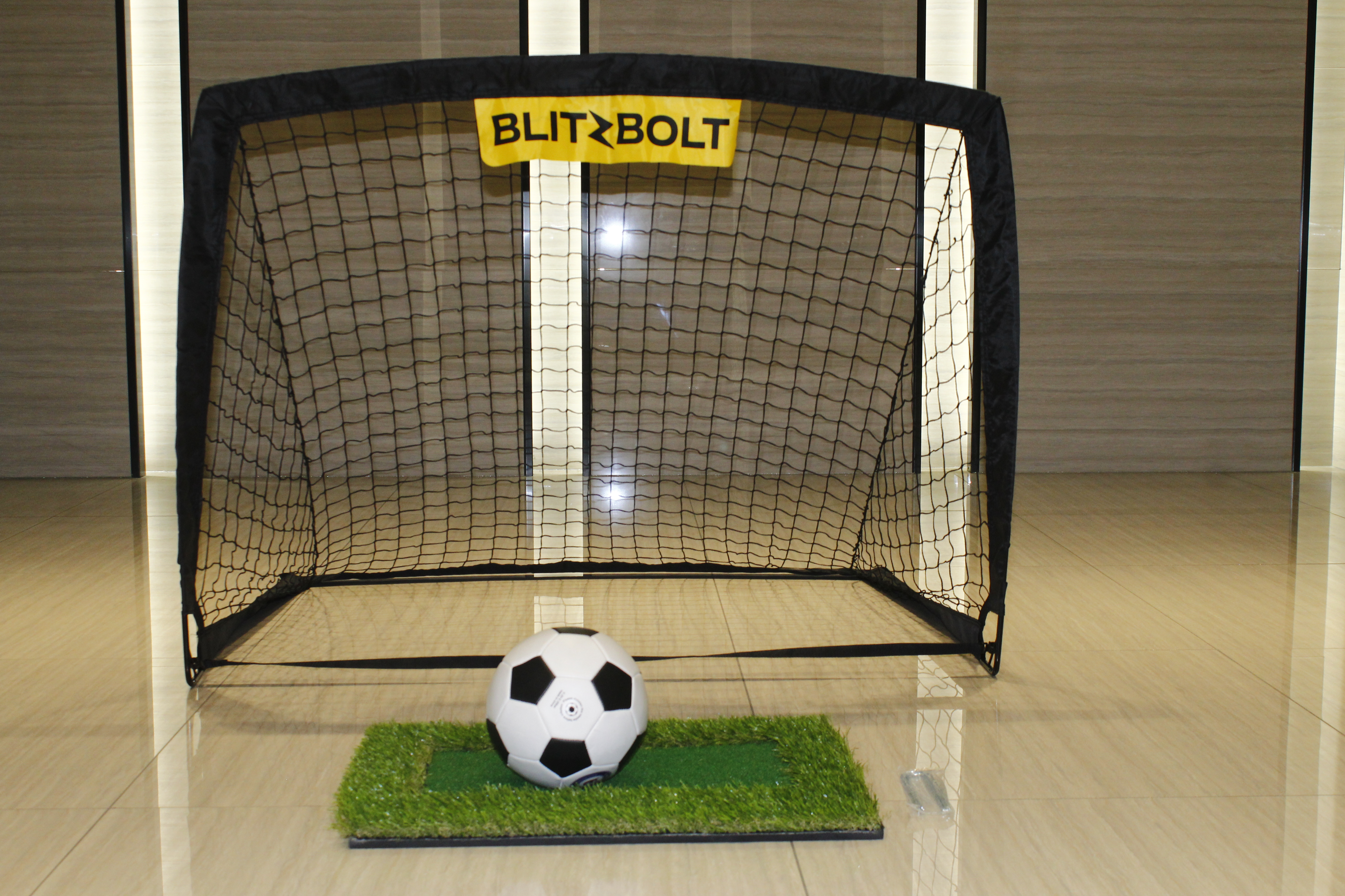 Portable Pop Up Soccer Goal Net Training Equipment Custom Size and Design With Carry Bag