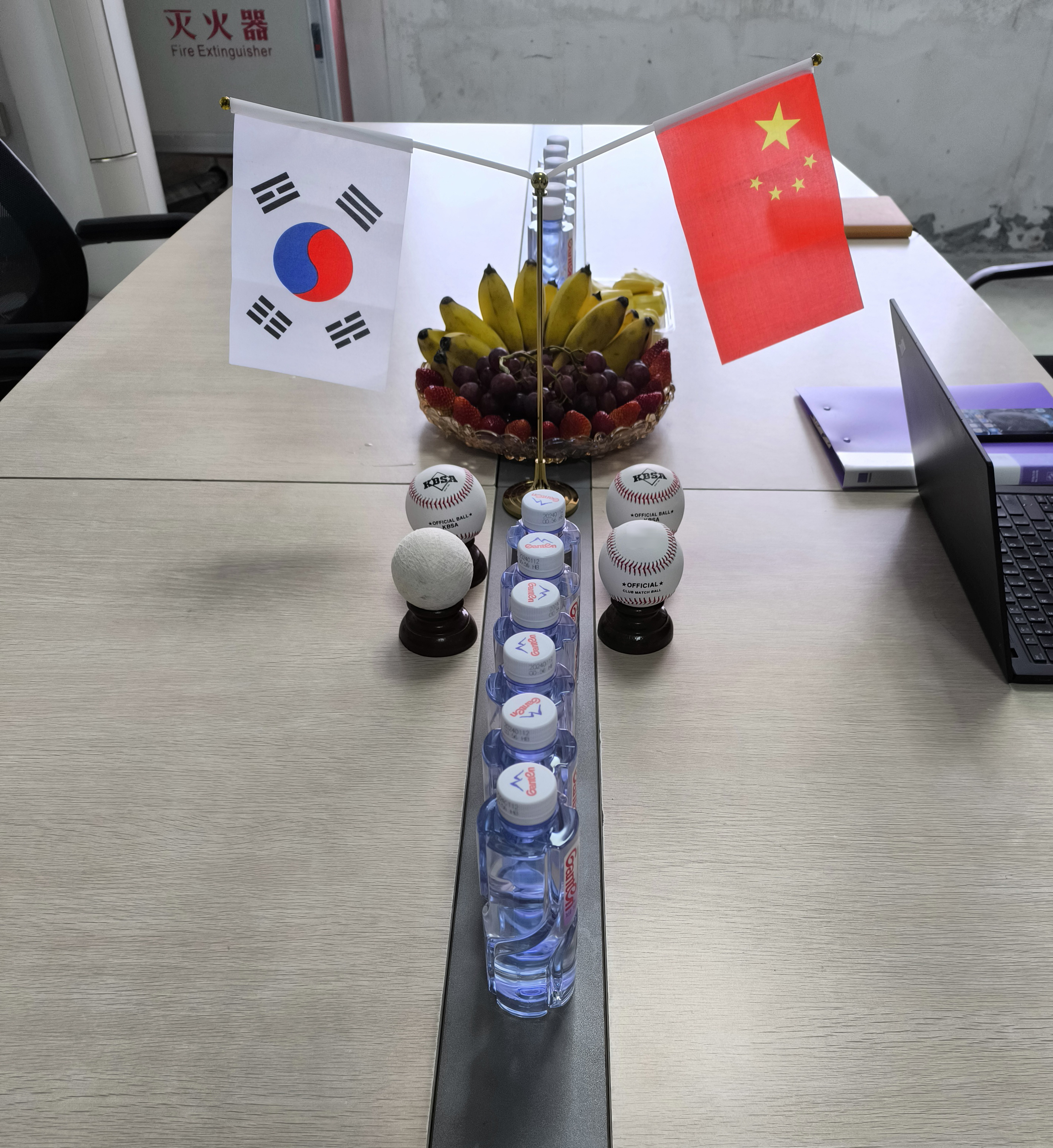 Welcome Korean Cusromers visit our factory